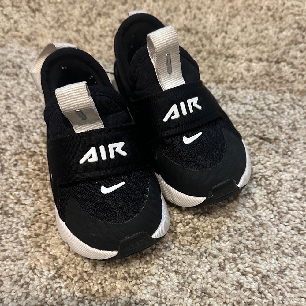 Kids Nike Black and White Air Max Sz 4c